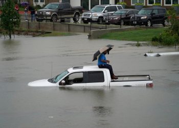Em Houston, uma erupção de tempestades testa os limites do enfrentamento das mudanças climáticas