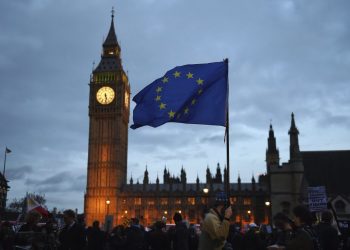 Na data-limite do Brexit, Corbyn culpa Johnson e promete resolver divórcio em 6 meses