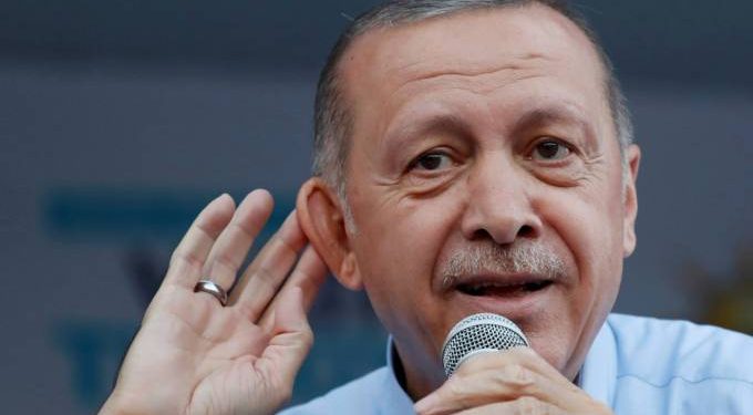 Turquia prende 121 pessoas por criticarem ofensiva na Síria