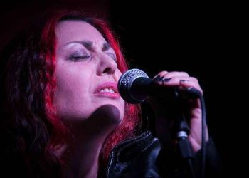 Cantora Val Klay lança CD nesta terça-feira no Clube do Choro