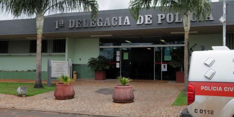 Dupla é presa após roubar motorista de aplicativo