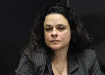 “O apoio ao governo está diminuindo”, aponta Janaina Paschoal
