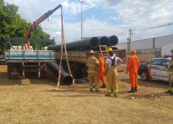 Caminhoneiro morre após ser atingido por duto em obra da Caesb