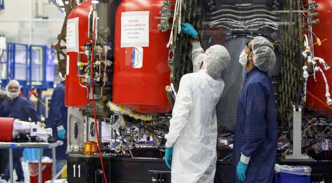 SpaceX quer colocar 42 mil satélites em sua constelação artificial