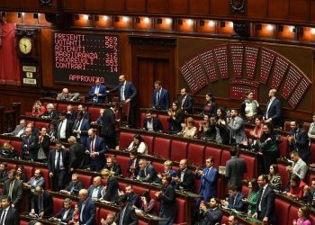 Itália aprova redução de parlamentares na Câmara e no Senado