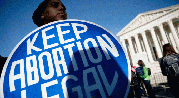 Justiça americana bloqueia lei restritiva ao aborto na Georgia