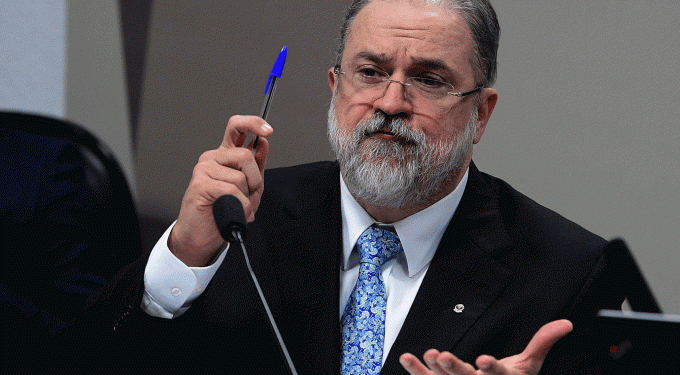 Aras diz que vai pagar sua viagem ao Vaticano, estimada em R$ 67,5 mil