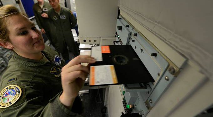 Depois de quase meio século, exército americano parou de usar disquetes