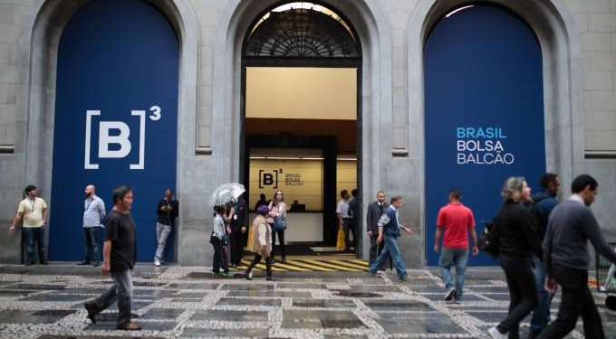 Investidores estrangeiros retiram R$ 375,5 milhões da B3 no dia 16