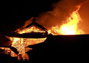 Patrimônio Mundial da Humanidade, castelo japonês é destruído por incêndio
