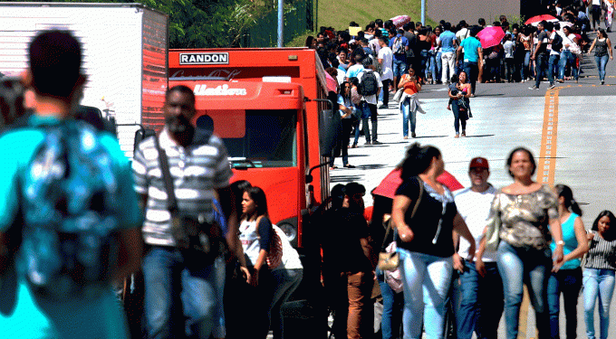 Medo do desemprego cai e satisfação com a vida aumenta, aponta CNI