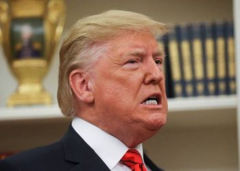 Diplomata é impedido de testemunhar em investigação contra Trump