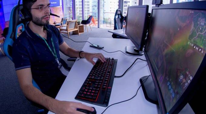 Facebook rivaliza com YouTube e Twitch com foco em novatos e diversidade