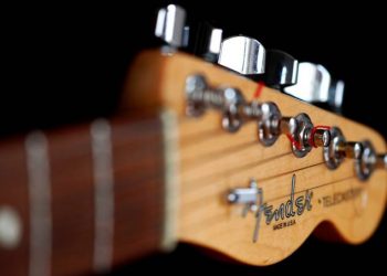 Fender visa mercado de streaming em novo app que ensina a tocar músicas