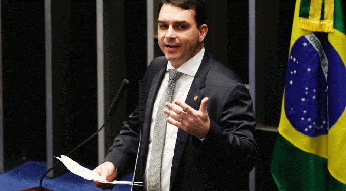 Caso Queiroz: Flávio Bolsonaro desiste de recurso ao Tribunal do Rio