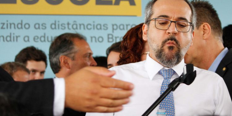 Weintraub quer expansão do ensino técnico: ‘Brasil está cheio de doutores desempregados’