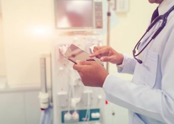 Novo aplicativo conecta médicos a pacientes pelo celular