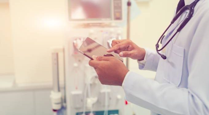 Novo aplicativo conecta médicos a pacientes pelo celular