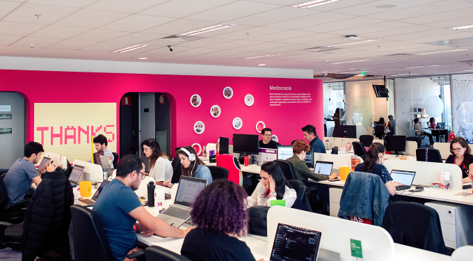 Abertura de empresas cresce 20,7% até agosto, aponta Serasa