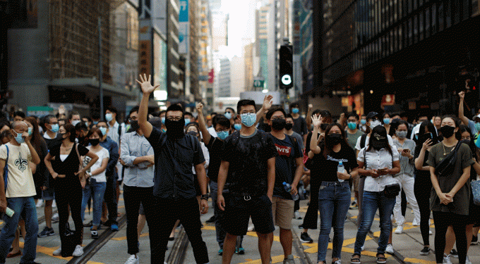 Hong Kong estuda limitar acesso à internet para conter protestos