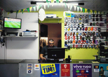 São Paulo e Rio não recuperam lojas fechadas pela recessão