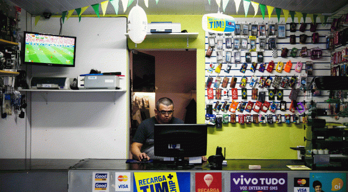 São Paulo e Rio não recuperam lojas fechadas pela recessão