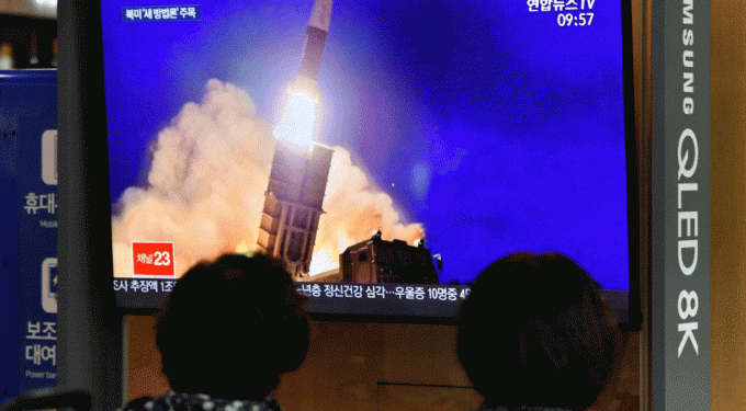 Coreia do Norte testou “novo tipo” de míssil com sucesso