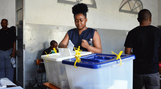 Moçambique tem eleições gerais após violenta campanha eleitoral