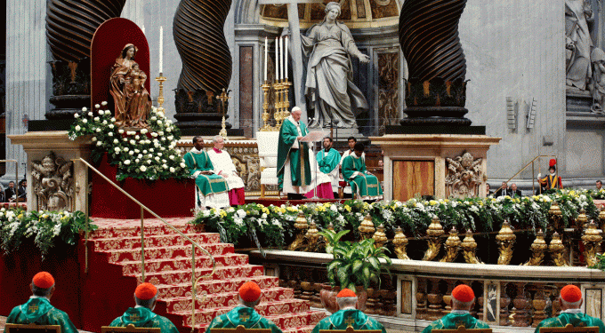 Papa Francisco rejeita “colonizações ideológicas” no sínodo da Amazônia