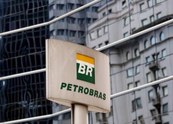 Petrobras prevê primeiras vendas de refinarias até março de 2020