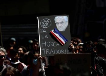 Presidente do Chile pede perdão e anuncia pacote de medidas sociais