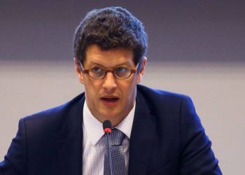 Salles rebate Venezuela e reafirma que óleo no Nordeste é do país