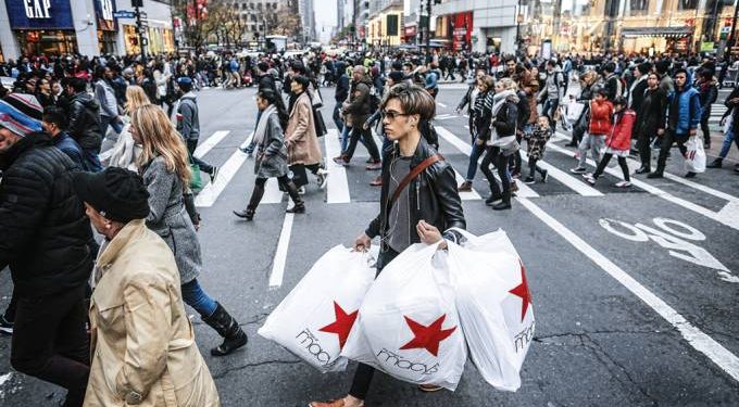 Vendas no varejo dos EUA registram primeiro declínio em 7 meses