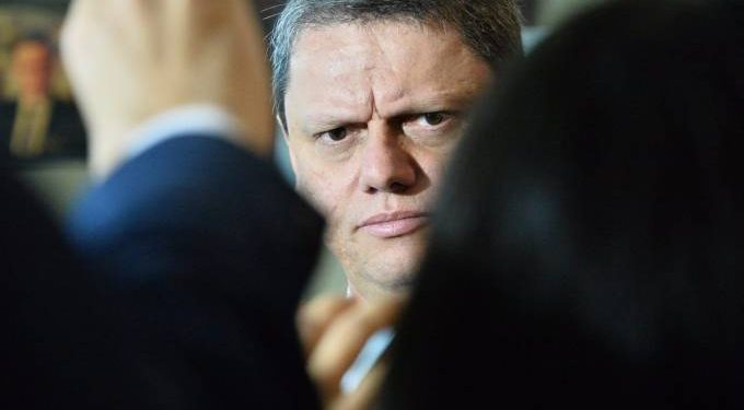 Governo quer eliminar adicional de tarifa do embarque a voos estrangeiros