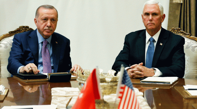 Mike Pence se reúne com Erdogan para pedir cessar-fogo na Síria