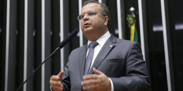 Senado começa a discutir aposentadorias especiais nesta segunda