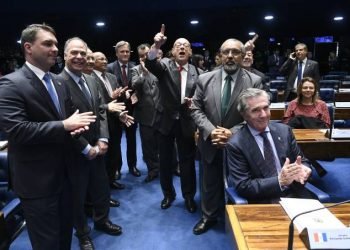 Senadores já têm propostas para mudar pacote de Guedes