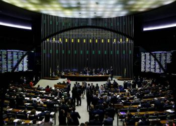 Novo projeto de lei determina que crédito de celular pré-pago dure um ano