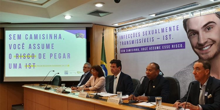 Ministério da Saúde lança campanha de combate a DSTs baseada no medo
