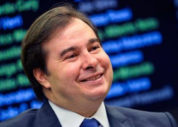 PEC dos gatilhos deve ser “nossa urgência”, diz Maia