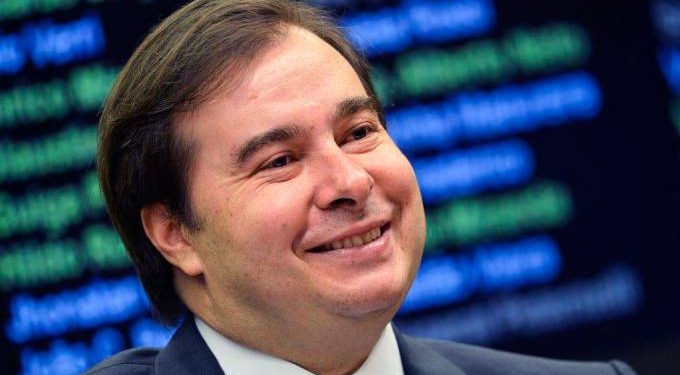 PEC dos gatilhos deve ser “nossa urgência”, diz Maia