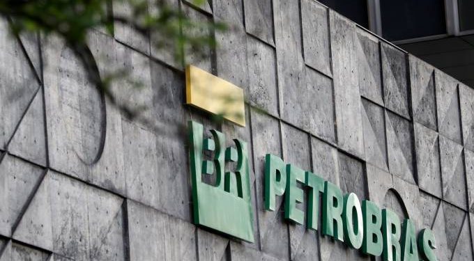 Petrobras vai retirar ações da bolsa argentina em 11 de novembro