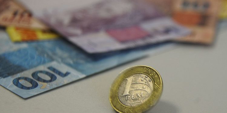 Novo reajuste do mínimo pode ter impacto de R$ 2,13 bi no Orçamento