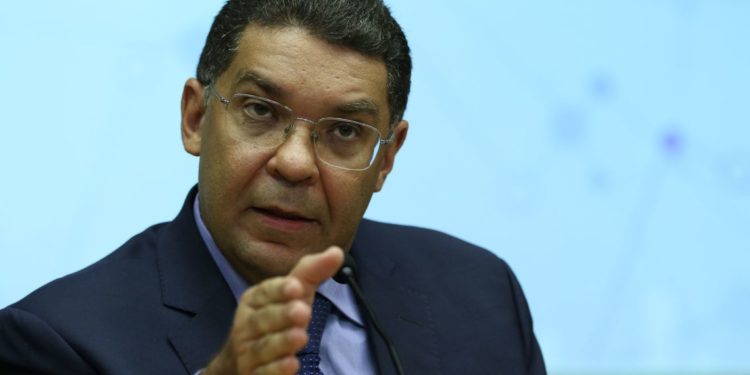 Governo cumpre teto de gastos com folga de R$ 33,9 bilhões