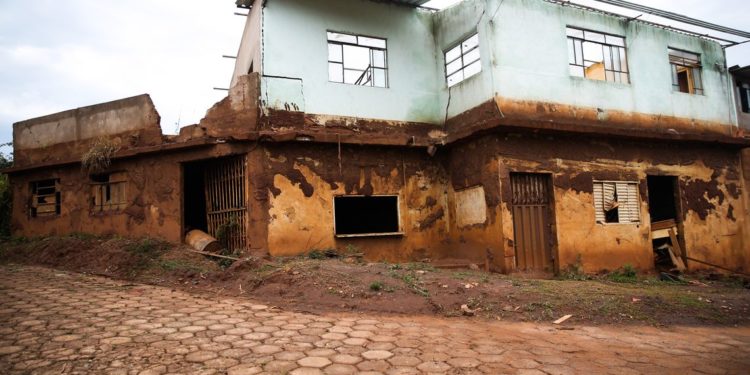 Assessorias a vítimas da lama de Samarco e Vale não saem do papel