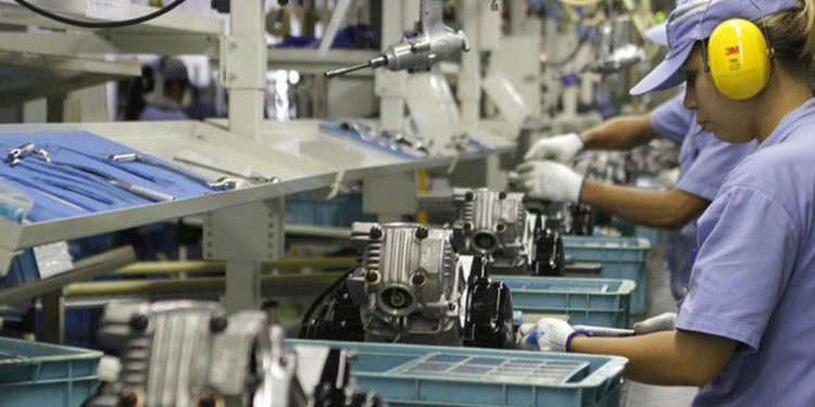 Falta de trabalhador qualificado afeta metade das indústrias no país