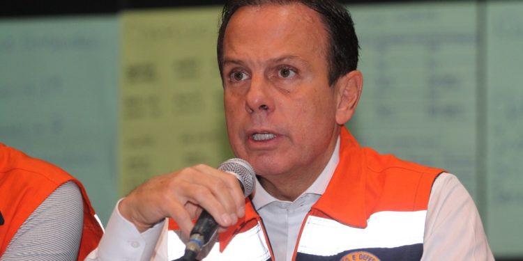 Doria anuncia R$ 50 milhões após tragédia no litoral de SP e critica Bolsonaro: ‘Não me ligou’