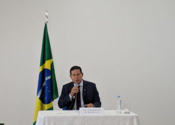 “Muito entusiasmado”, afirma Mourão após reunião com Flávio Dino