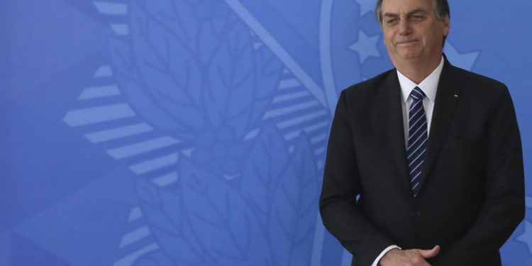 A empresários, Bolsonaro diz que Congresso limita sua margem de ação