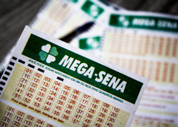 Mega-Sena acumula e deve pagar R$ 4,5 milhões na quinta-feira